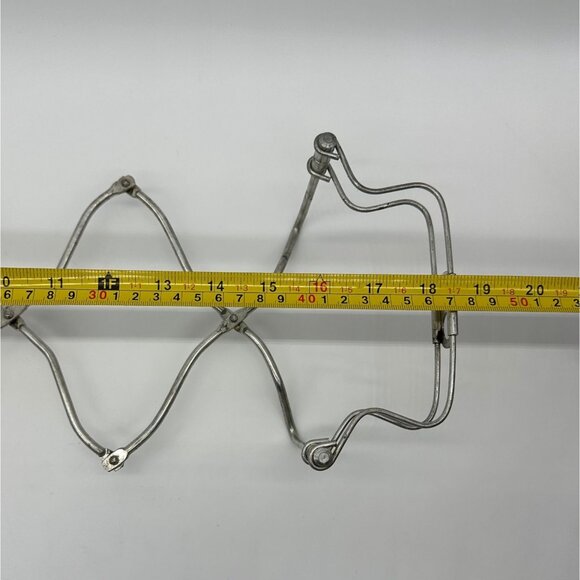 Vintage Casserole Caddy Trivet Expandable Metal Wire Baking Dish Holder Italy - Picture 9 of 10